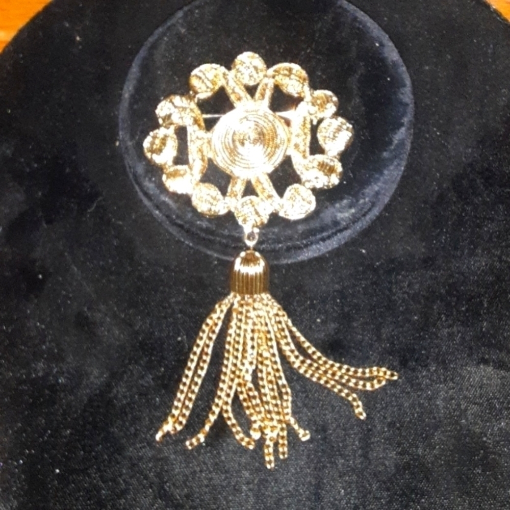Large Gold Tone Rope Design Brooch - Picture 6 of 8